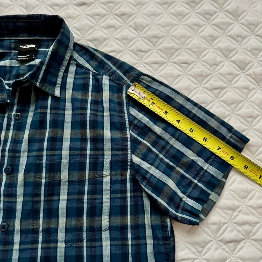 The North Face Blue Plaid Casual Button Down Short Sleeve Shirt Size S